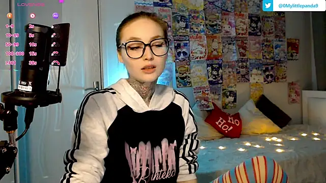 Snapshot of Milky_way_UwU chatting on January 12, 2025, 8:57 pm Milky way UwU online show from January 12, 2025, 8:57 pm