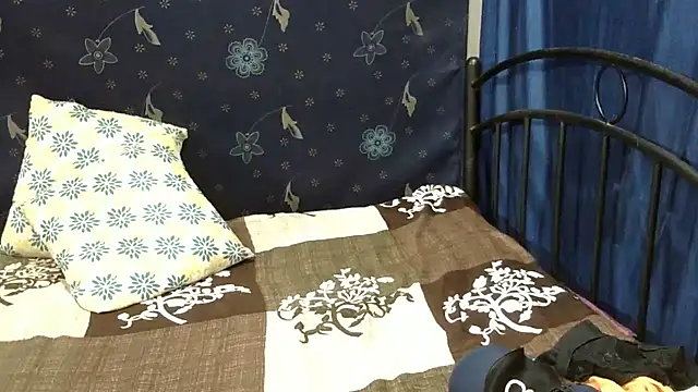 Snapshot of Pramila_Manish chatting on June 18, 2026, 5:28 pm Pramila Manish online show from June 18, 2026, 5:28 pm
