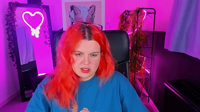 NielletaBlossom online show from December 30, 2024, 5:04 am