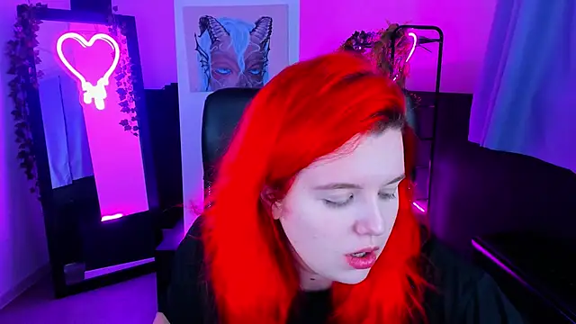 NielletaBlossom online show from January 3, 2025, 5:10 pm