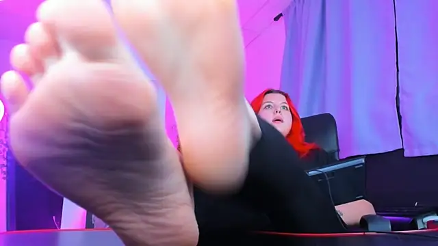 NielletaBlossom online show from January 8, 2025, 8:27 am