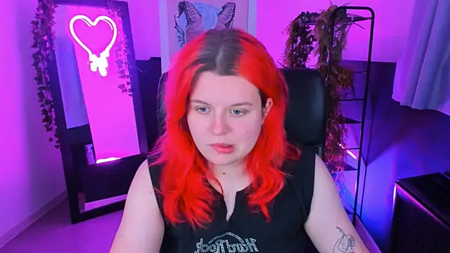 NielletaBlossom online show from February 1, 2025, 5:18 am