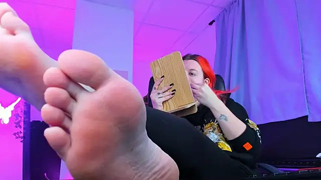 NielletaBlossom online show from February 9, 2025, 5:19 am