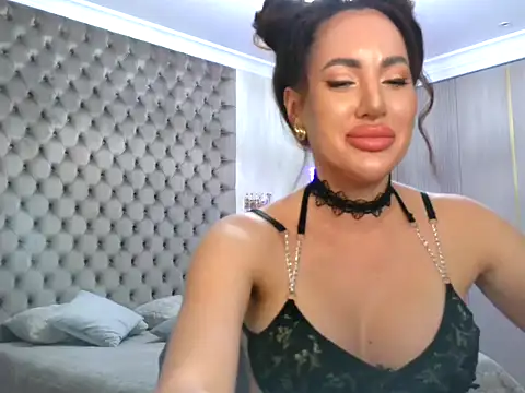 TianaPosh online show from March 20, 2025, 9:02 pm