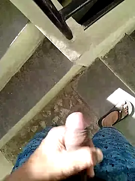 Snapshot of Maddie9211 chatting on April 13, 2026, 10:43 am Maddie9211 online show from April 13, 2026, 10:43 am