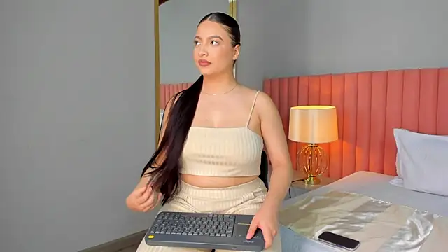 Snapshot of NathRossi chatting on February 16, 2025, 11:16 pm NathRossi online show from February 16, 2025, 11:16 pm