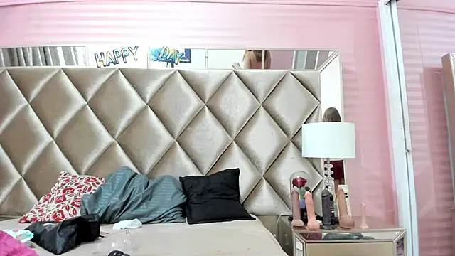 Snapshot of Aurora-Rossi chatting on February 3, 2026, 2:53 am Aurora-Rossi online show from February 3, 2026, 2:53 am