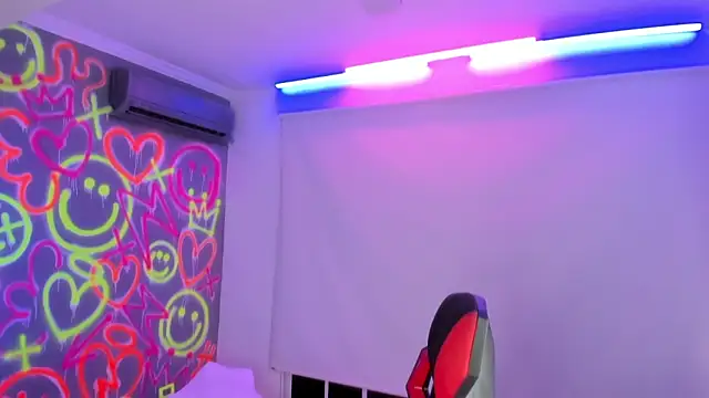 GEANNAROSE online show from December 3, 2024, 9:00 am