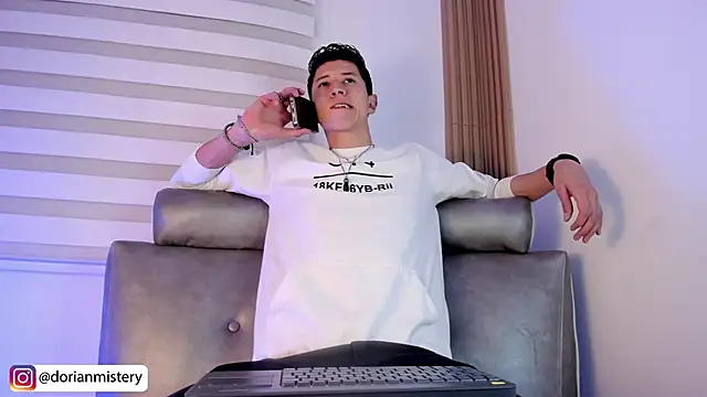 Dorianmistery2322  online show from February 18, 2026, 12:39 am