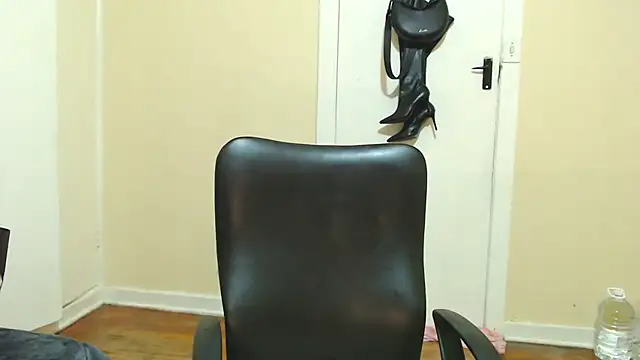 kittykhloe22 online show from July 24, 2026, 1:53 pm