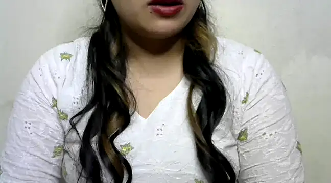 Snapshot of Come-on-over chatting on February 7, 2025, 6:13 pm Come-on-over online show from February 7, 2025, 6:13 pm