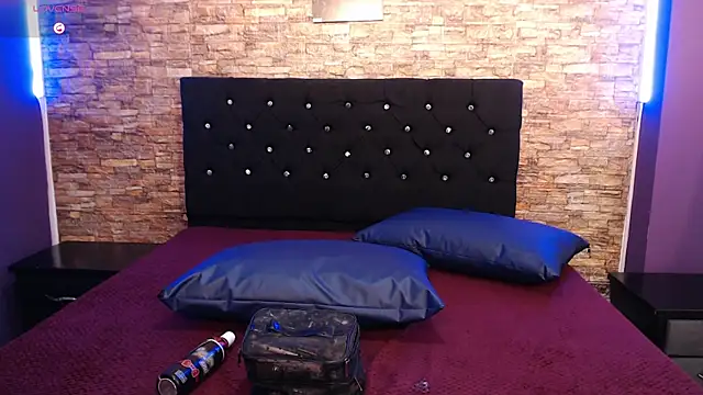 miacarperr1 online show from December 9, 2024, 11:34 pm