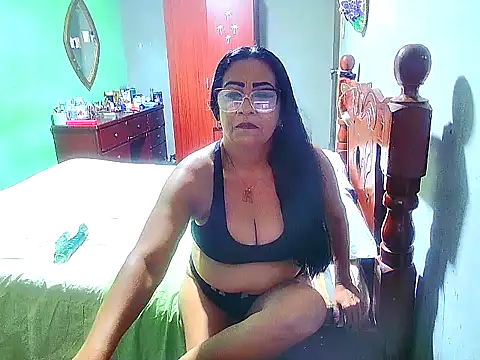 Snapshot of rosi_pamela chatting on December 5, 2024, 2:11 pm rosi pamela online show from December 5, 2024, 2:11 pm