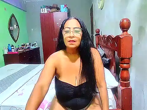 Snapshot of rosi_pamela chatting on January 3, 2025, 6:14 pm rosi pamela online show from January 3, 2025, 6:14 pm