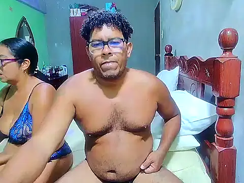 Snapshot of rosi_pamela chatting on March 8, 2025, 8:35 pm rosi pamela online show from March 8, 2025, 8:35 pm