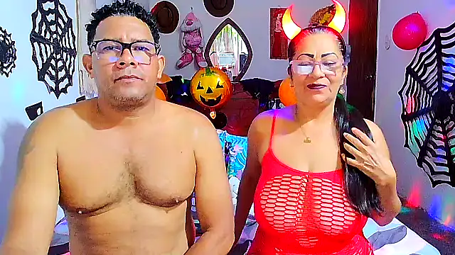 Snapshot of rosi_pamela chatting on October 19, 2025, 1:34 pm rosi pamela online show from October 19, 2025, 1:34 pm