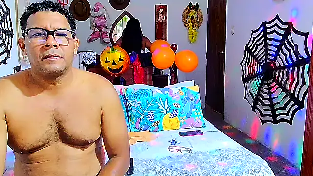 Snapshot of rosi_pamela chatting on October 26, 2025, 6:36 pm rosi pamela online show from October 26, 2025, 6:36 pm