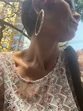 MireyaTorresGu online show from January 21, 2025, 5:20 pm