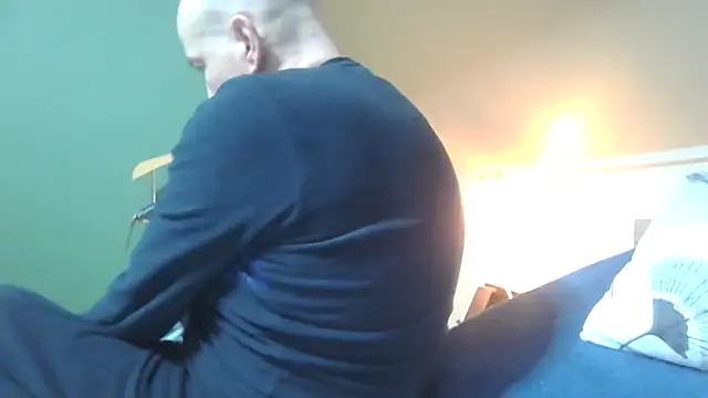 Snapshot of brtbrlss chatting on January 16, 2026, 9:19 pm brtbrlss online show from January 16, 2026, 9:19 pm