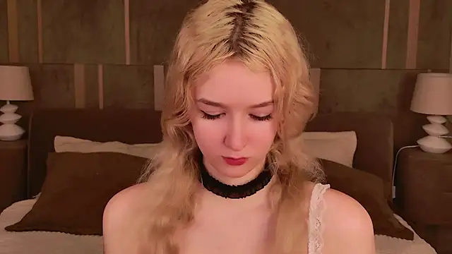 NaomiLoys online show from March 9, 2025, 9:57 pm