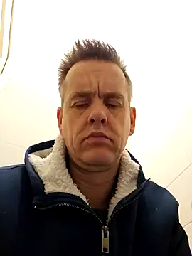 Hectorthyssen1 online show from January 11, 2025, 8:54 pm