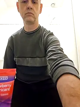 Hectorthyssen1 online show from October 28, 2025, 6:32 pm