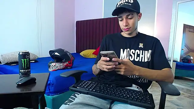 Zacktk7 online show from January 3, 2025, 9:05 pm