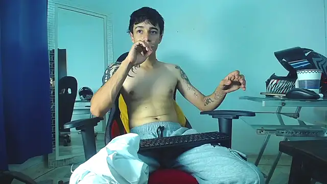 Zacktk7 online show from January 14, 2025, 11:05 pm