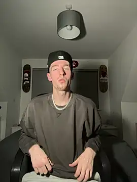 MikesWood21 online show from December 2, 2024, 1:36 am