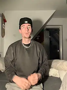 MikesWood21 online show from January 10, 2025, 3:50 am