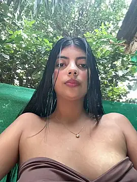 Snapshot of Baby_Niels chatting on March 11, 2025, 4:40 pm Baby Niels online show from March 11, 2025, 4:40 pm