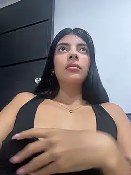 Snapshot of Baby_Niels chatting on November 12, 2025, 2:45 am Baby Niels online show from November 12, 2025, 2:45 am