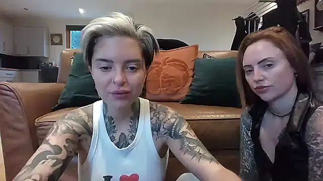 Snapshot of Alexandersonxo chatting on November 18, 2025, 9:14 am Alexandersonxo online show from November 18, 2025, 9:14 am