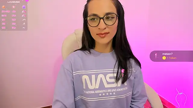 mariaan m  online show from December 21, 2024, 7:27 pm