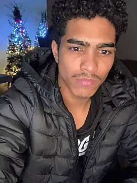 Ryan-hot online show from December 17, 2024, 2:44 am