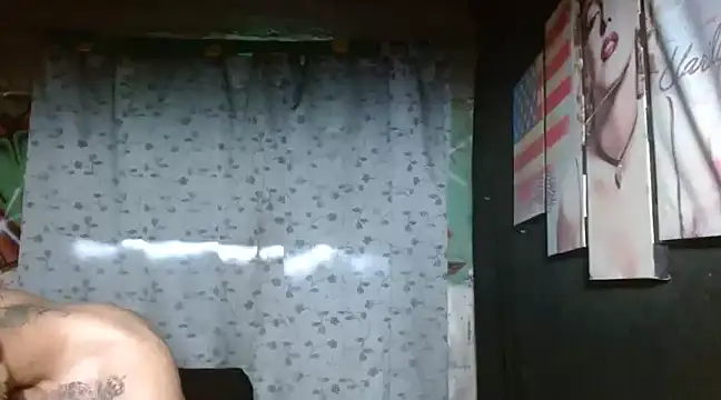 Snapshot of carlos_boosx chatting on December 6, 2024, 5:55 pm carlos boosx online show from December 6, 2024, 5:55 pm