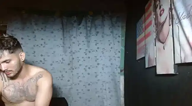 Snapshot of carlos_boosx chatting on December 6, 2024, 11:57 pm carlos boosx online show from December 6, 2024, 11:57 pm