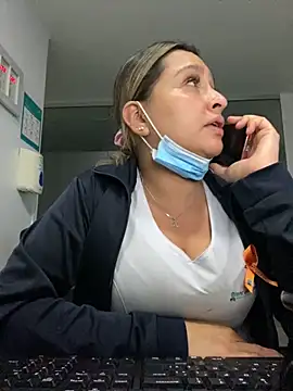 Keittly  online show from October 7, 2025, 1:25 am