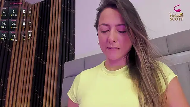 vivianne scott online show from April 7, 2026, 12:16 pm