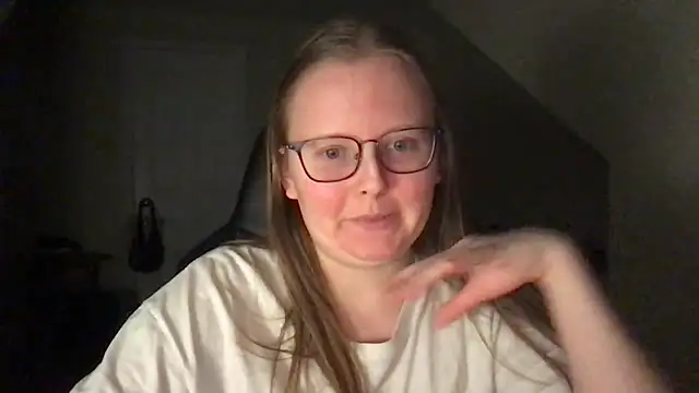 lexie lilacs online show from February 16, 2025, 4:42 am