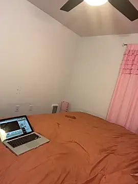 Snapshot of Alexkapriii3 chatting on February 4, 2026, 4:18 am Alexkapriii3 online show from February 4, 2026, 4:18 am