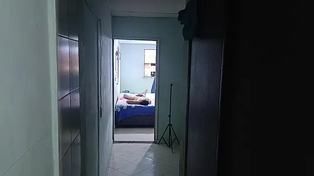 luxandracon23 online show from February 24, 2025, 11:21 am