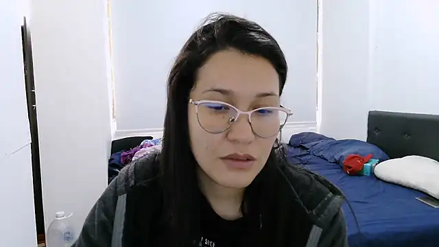 luxandracon23 online show from October 1, 2025, 6:36 pm