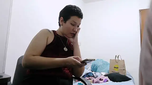 Snapshot of luxandracon23 chatting on February 7, 2026, 12:47 am luxandracon23 online show from February 7, 2026, 12:47 am