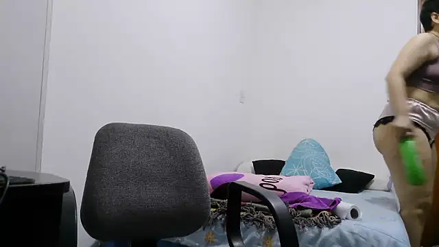 Snapshot of luxandracon23 chatting on February 11, 2026, 11:37 am luxandracon23 online show from February 11, 2026, 11:37 am