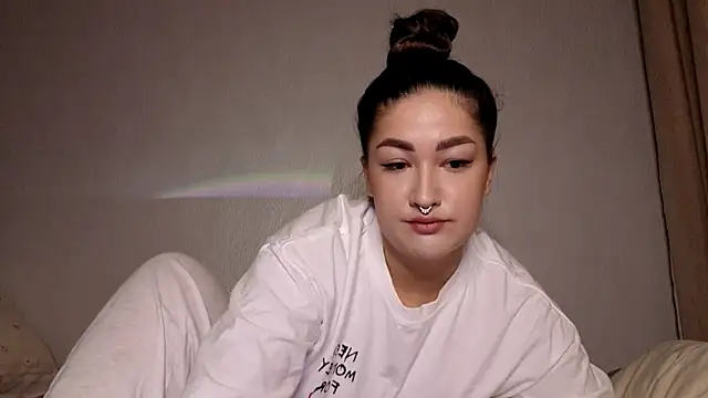 Aria Blisss online show from December 23, 2025, 1:25 am