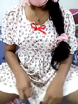 Snapshot of Thinaya chatting on January 13, 2025, 5:44 pm Thinaya online show from January 13, 2025, 5:44 pm