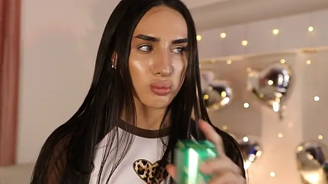 Kim Oberlin  online show from February 17, 2025, 10:51 am