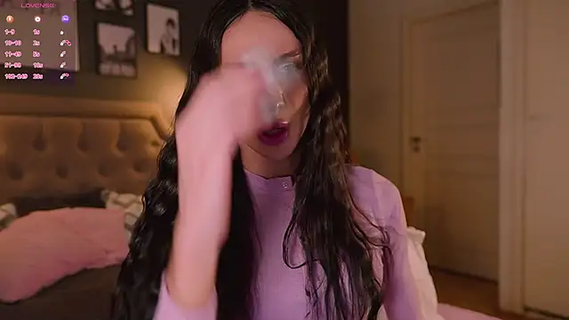 Kim Oberlin  online show from March 22, 2025, 11:21 am