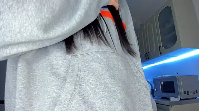 Kim Oberlin  online show from February 3, 2026, 12:10 pm